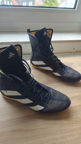 Adidas box hog - 4, größe